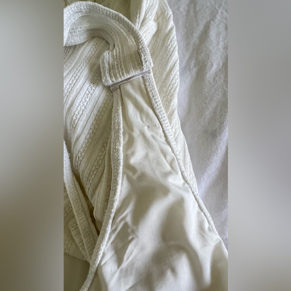 ASTR the Label Tate Bodysuit White Textured Pointelle Size Medium - Picture 9 of 10
